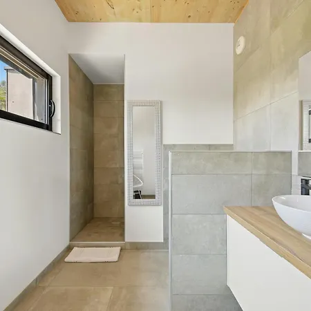 Architect-designed With Pool Near Mountains La Londe-les-Maures