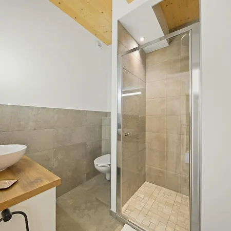 Architect-designed With Pool Near Mountains