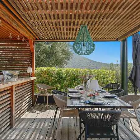 Architect-designed With Pool Near Mountains *