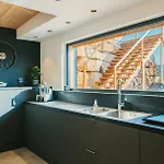 Architect-designed With Pool Near Mountains لا لوند-ليه-مور
