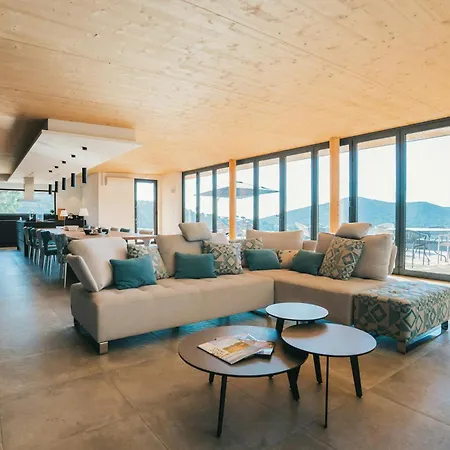 بيت للعطل Architect-designed With Pool Near Mountains لا لوند-ليه-مور