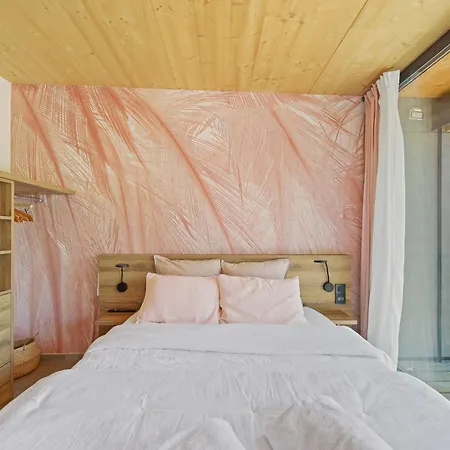 Architect-designed With Pool Near Mountains *