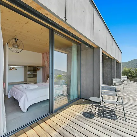 Architect-designed With Pool Near Mountains