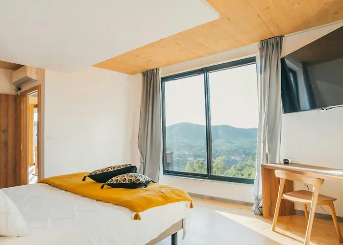Vakantiehuis Architect-designed With Pool Near Mountains